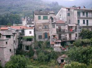 Xtrallusion photo gallery of Italy. Photos, pictures, images and photographs of the Italian Rivieras, the Italian Lakes, the Italian Alps, the Cinque Terre, the Amalfi coast and some of the most beautiful corners of Italy. Plus photos of Italian cities such as Pisa, Milan, Genoa and Rome.